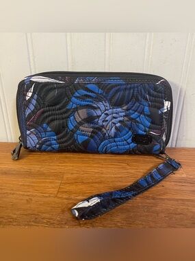 NEW Lug Splits XL RFID Wristlet Wallet in "Botanical Black"